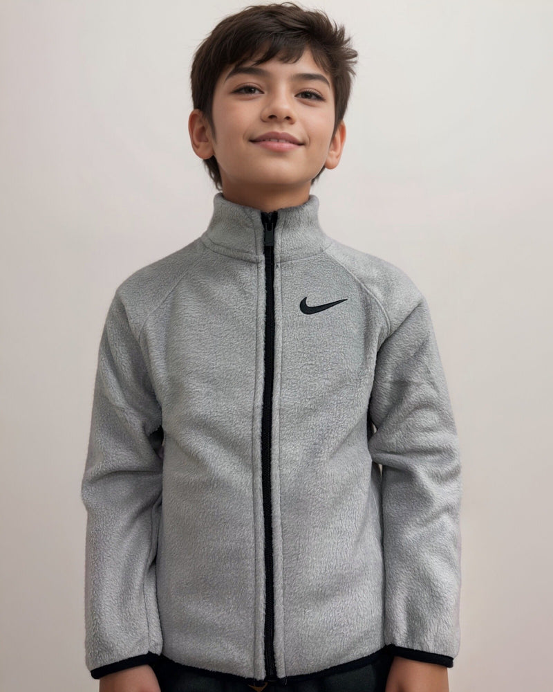 ג׳קט פליז מרוכסן מבית נייקי לילדים