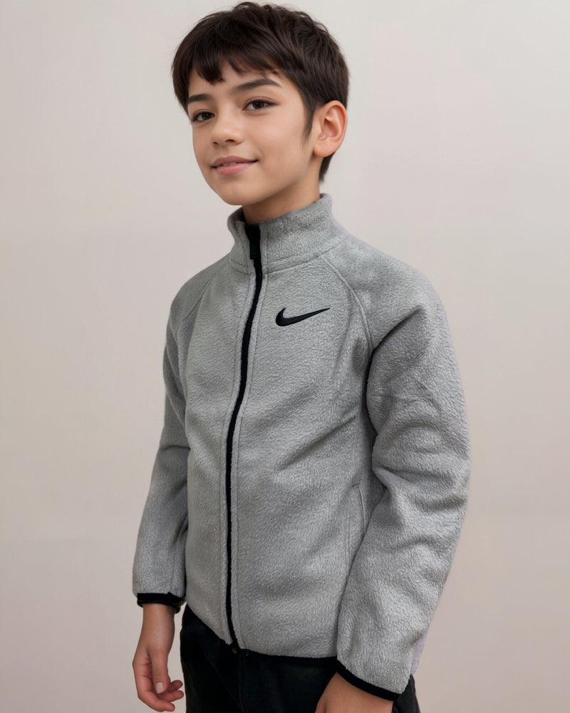 ג׳קט פליז מרוכסן מבית נייקי לילדים