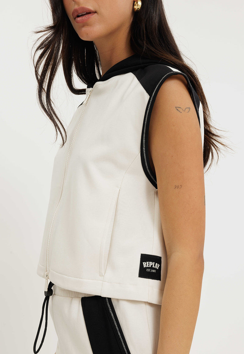 וסט קפוצון לנשים מבית ריפליי