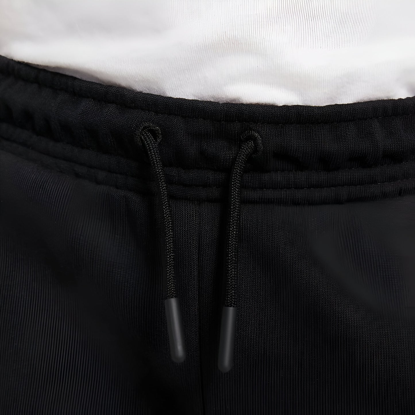 מגוון מכנסי שורט Nike Tech Fleece לילדים