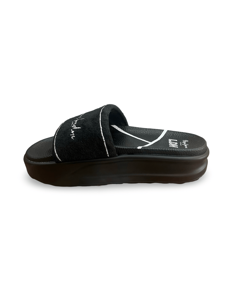 כפכף אופנתי לנשים בצבע שחור