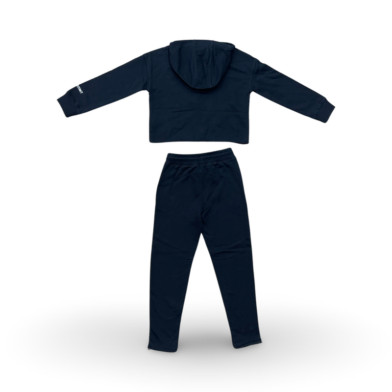 חליפת שתי חלקים לבנות בשלושה צבעים