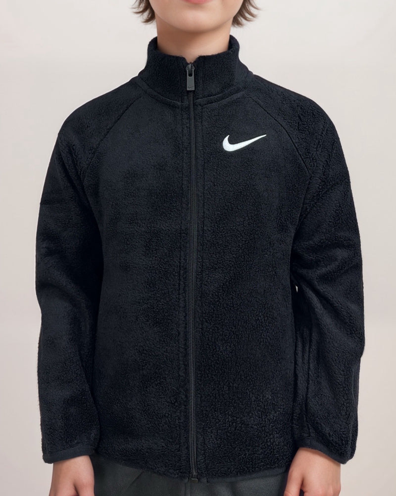 ג׳קט פליז מרוכסן מבית נייקי לילדים