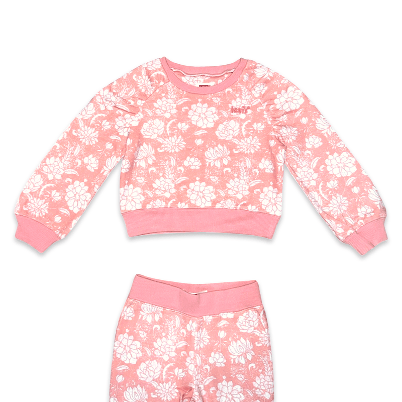 חליפת שתי חלקים לבנות