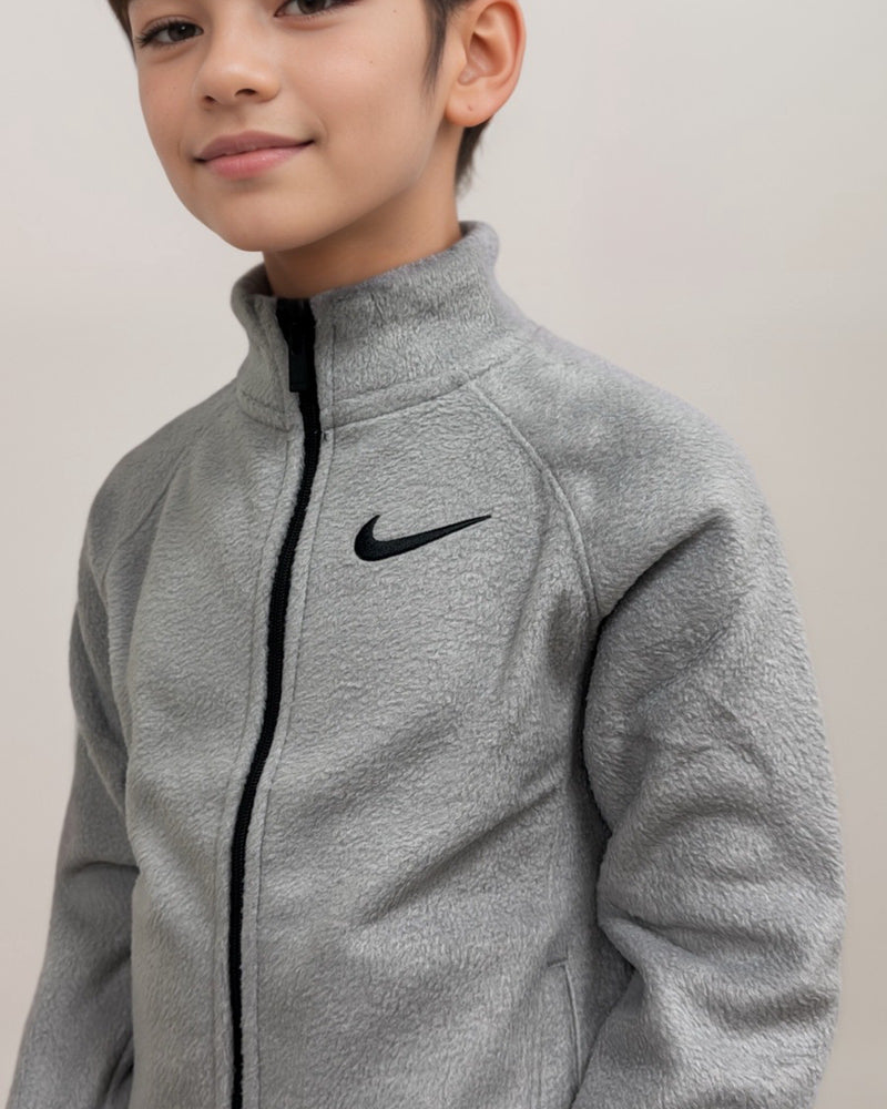 ג׳קט פליז מרוכסן מבית נייקי לילדים