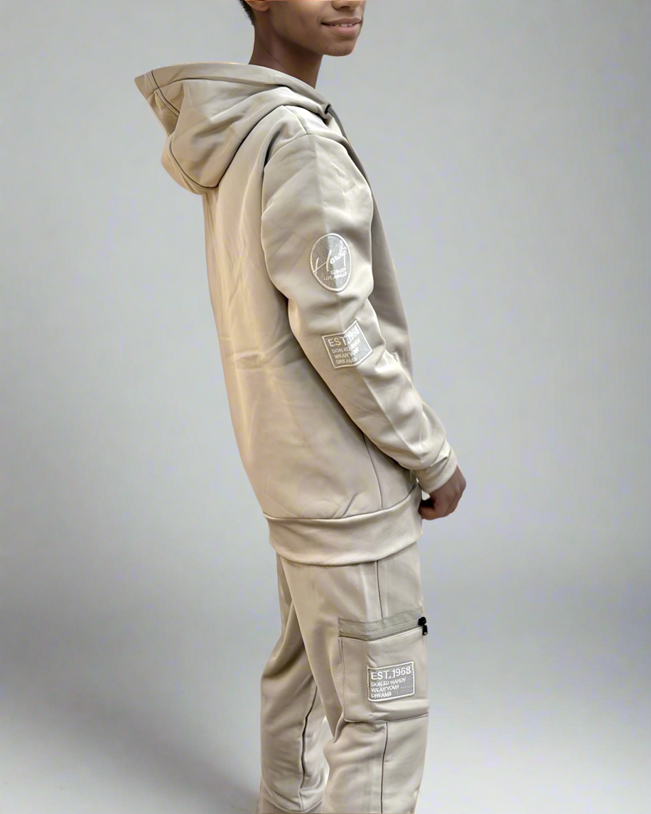 חליפת הד הרדי לבנים עם רוכסן וכיס דגמח- Los Angeles