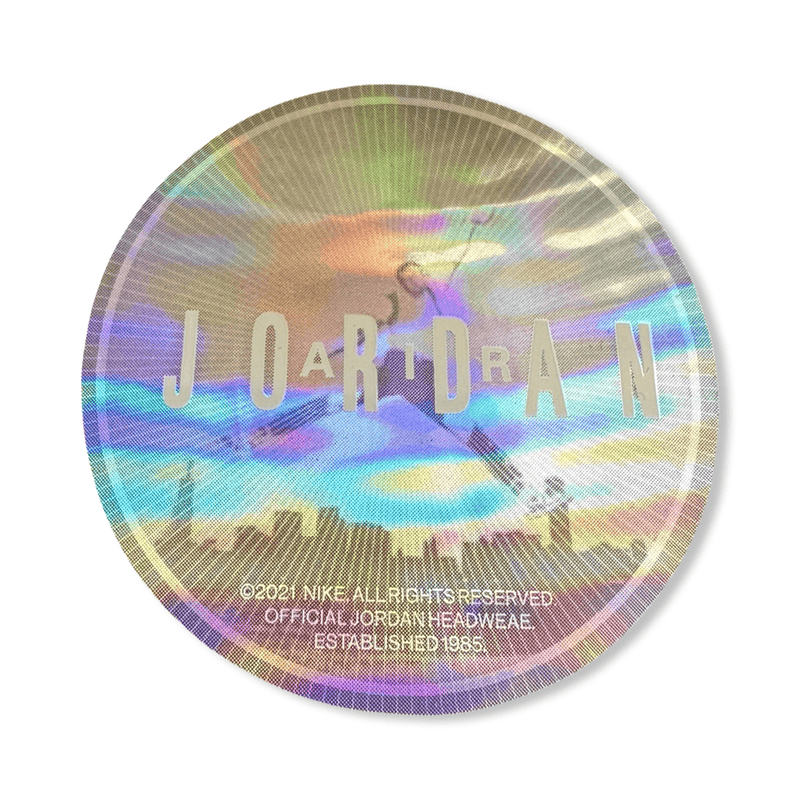 כובע מצחייה ישר לילדים שחור עם לוגו לבן