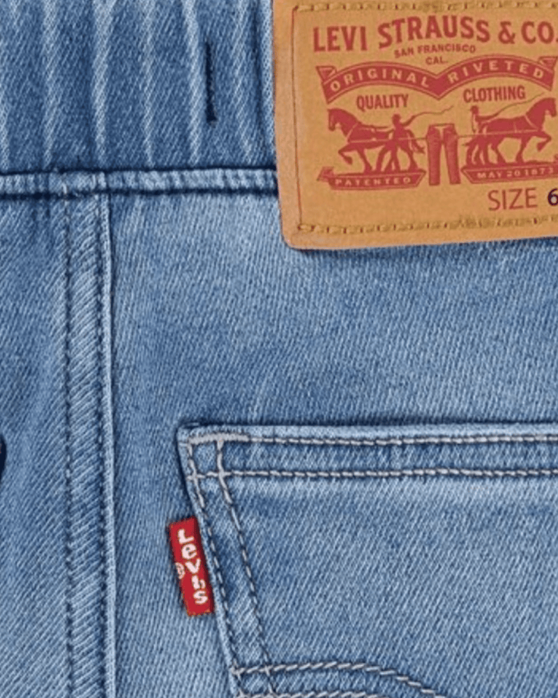 ברמודה אופנתית עם רצועת מותן נמתחת לבנים