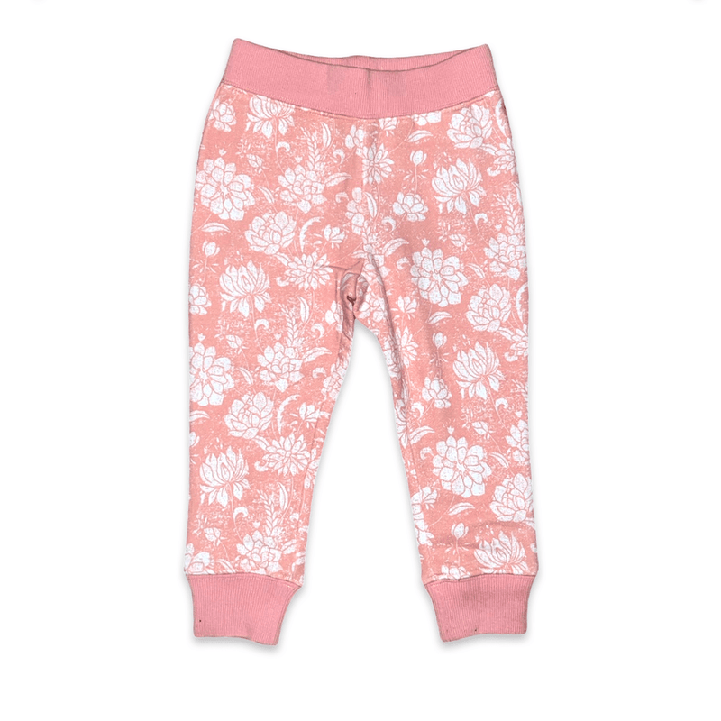 חליפת שתי חלקים לבנות