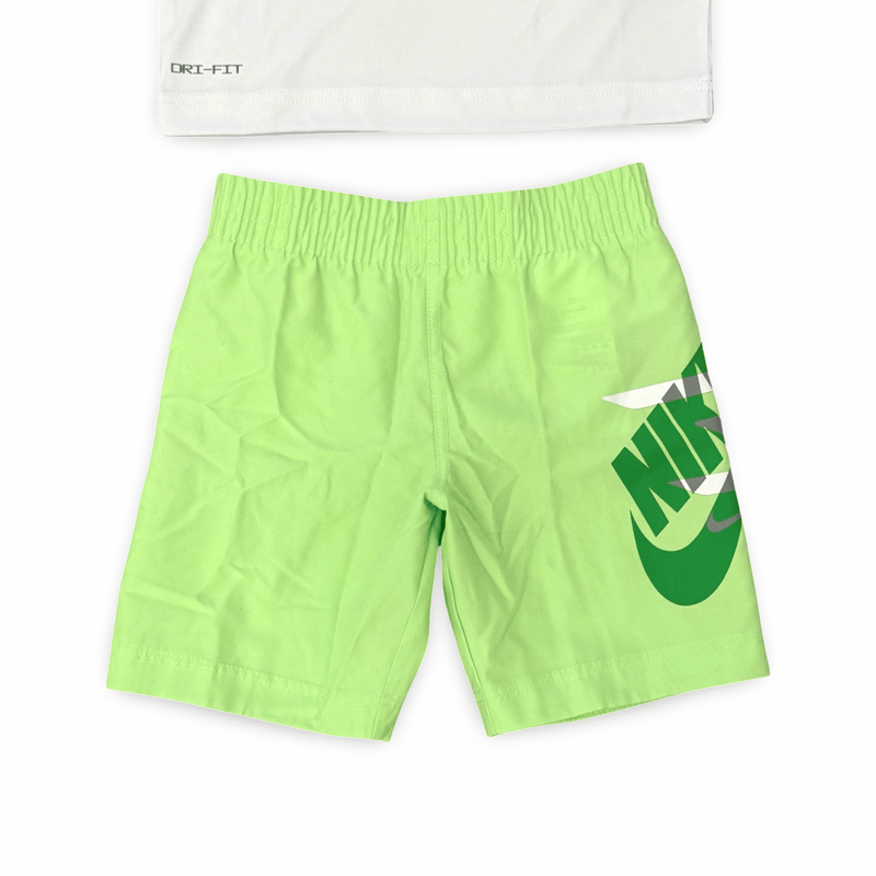 חליפת שתי חלקים קצרה לבנים בצבע לבן וירוק