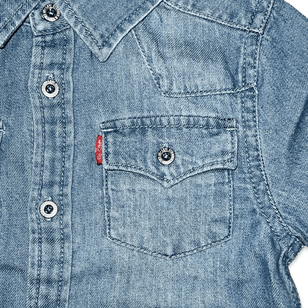 חולצת גינס מכופתרת עם כיסים לבנים-נערים