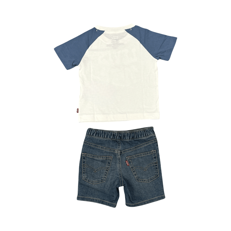 חליפת שני חלקים עם חולצה קצרה ושורט גינס לבנים