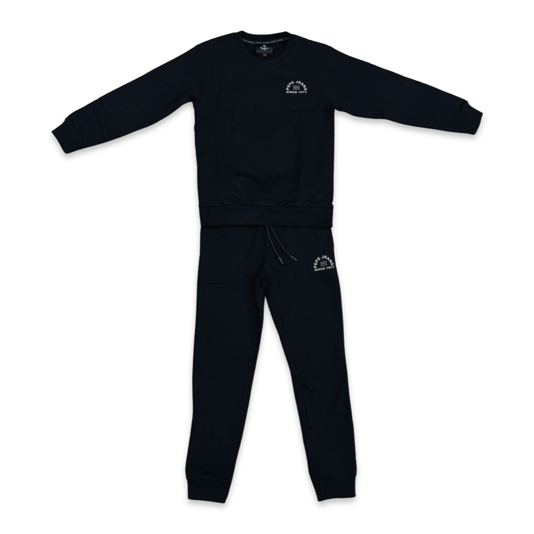 חליפת שני חלקים לבנים