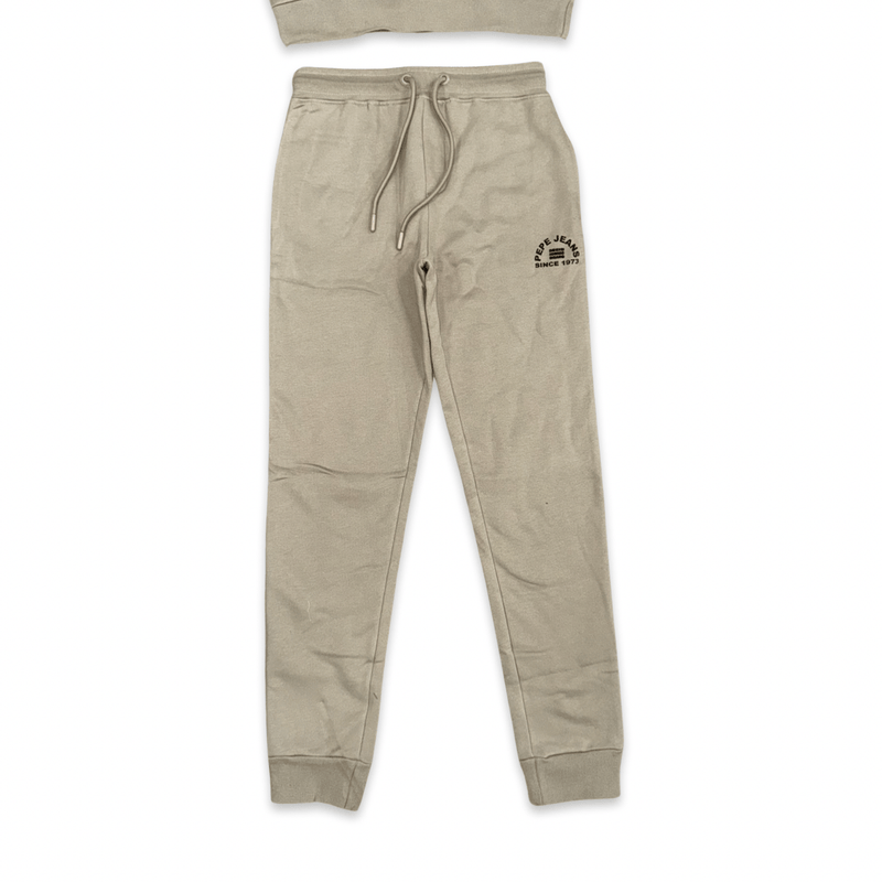 חליפת שני חלקים לבנים