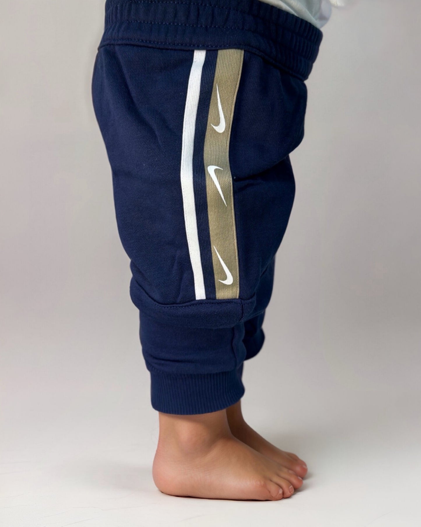 סט שתי חלקים עם חולצה ארוכה מבית נייקי | לתינוק