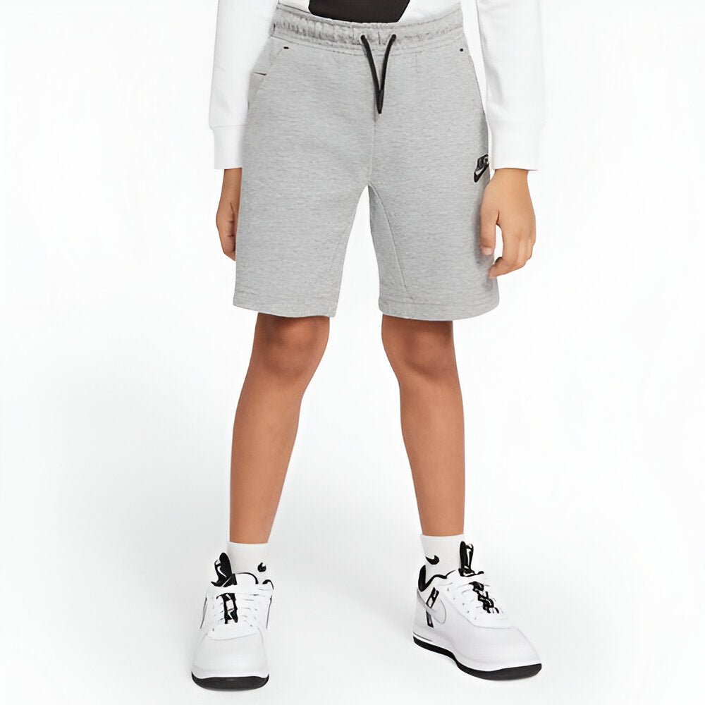 מגוון מכנסי שורט Nike Tech Fleece לילדים