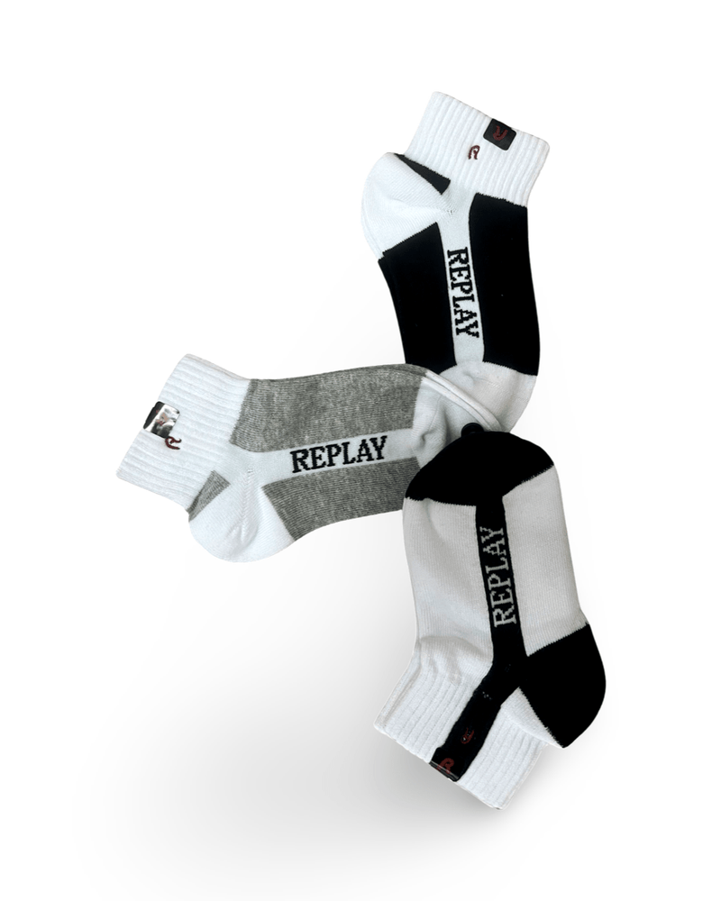 שלישיית גרבי בנים