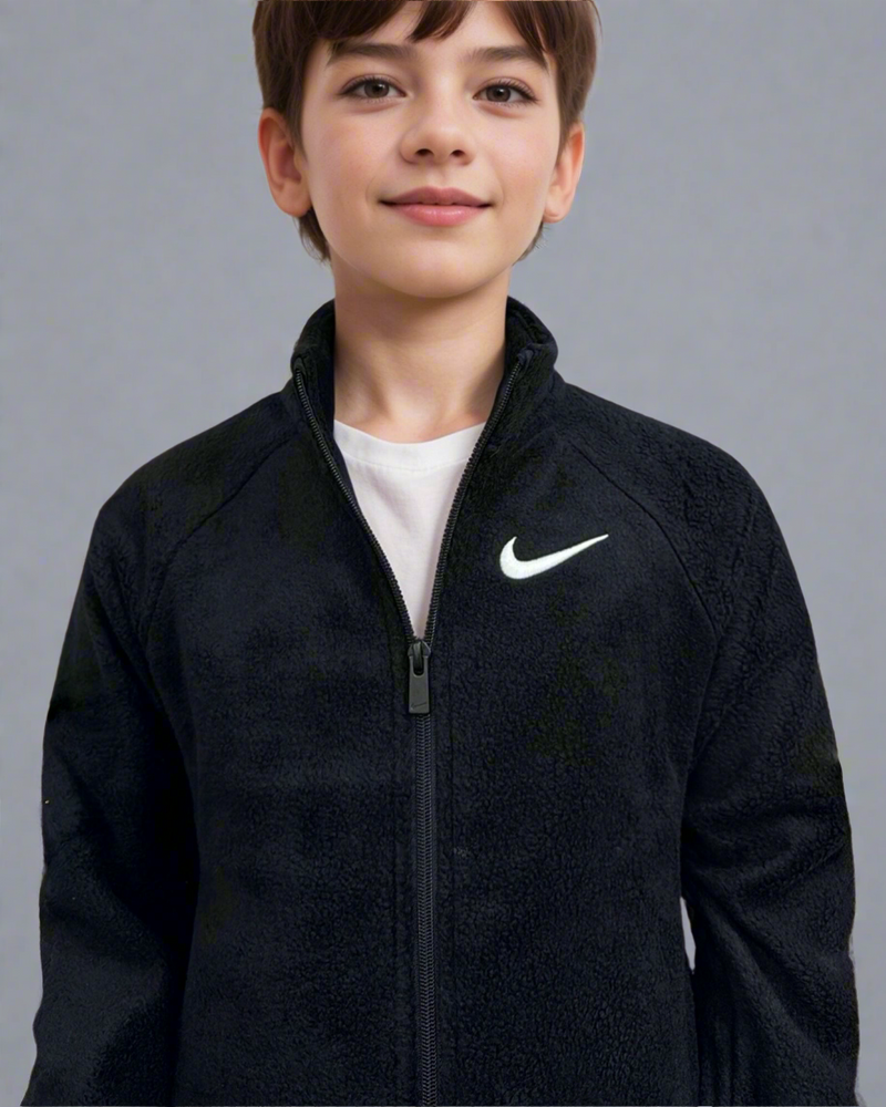 ג׳קט פליז מרוכסן מבית נייקי לילדים