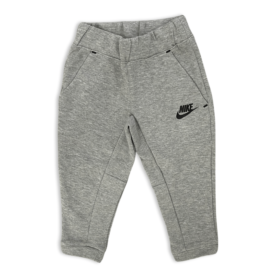 חליפת יוניסקס מדגם Tech Fleece