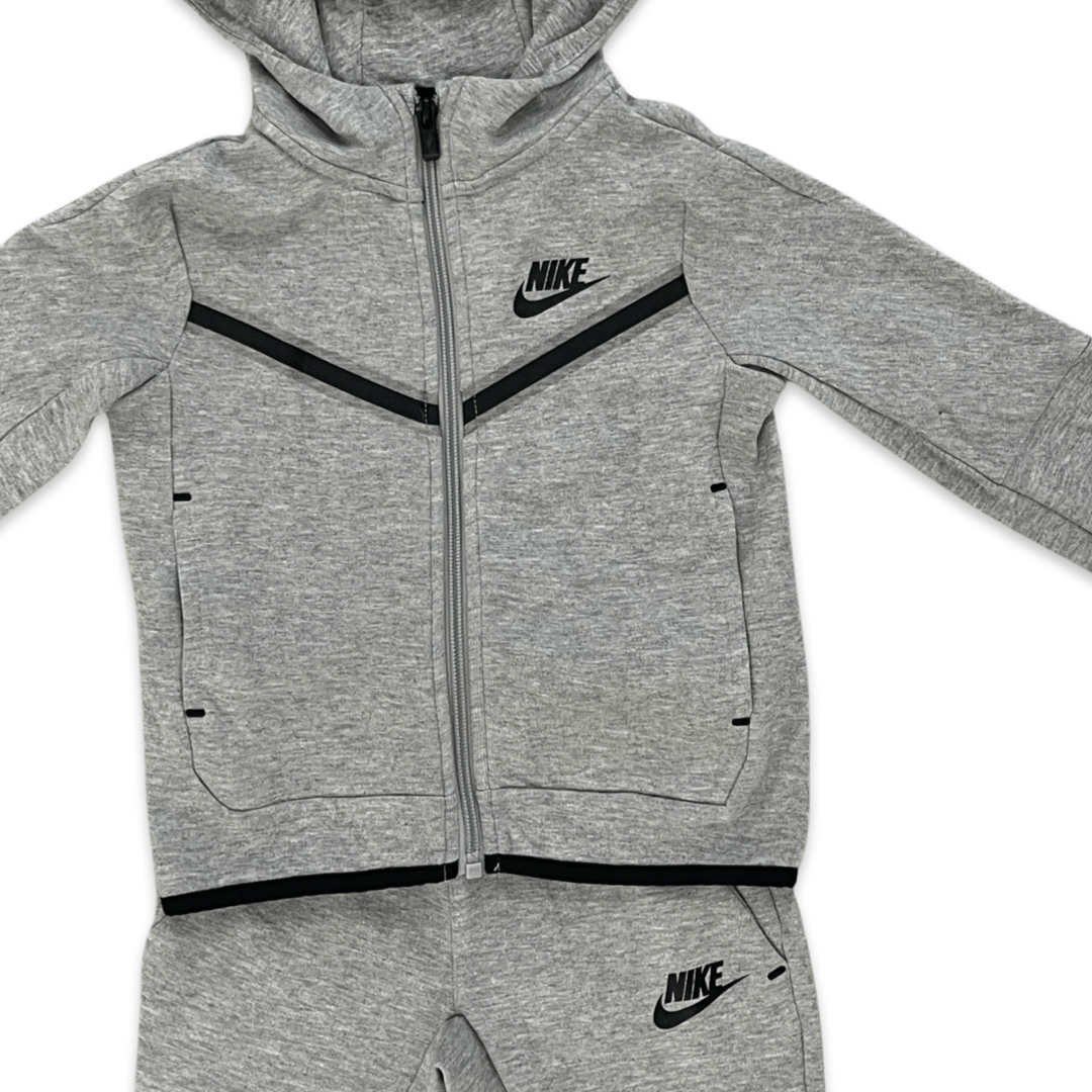 חליפת יוניסקס מדגם Tech Fleece