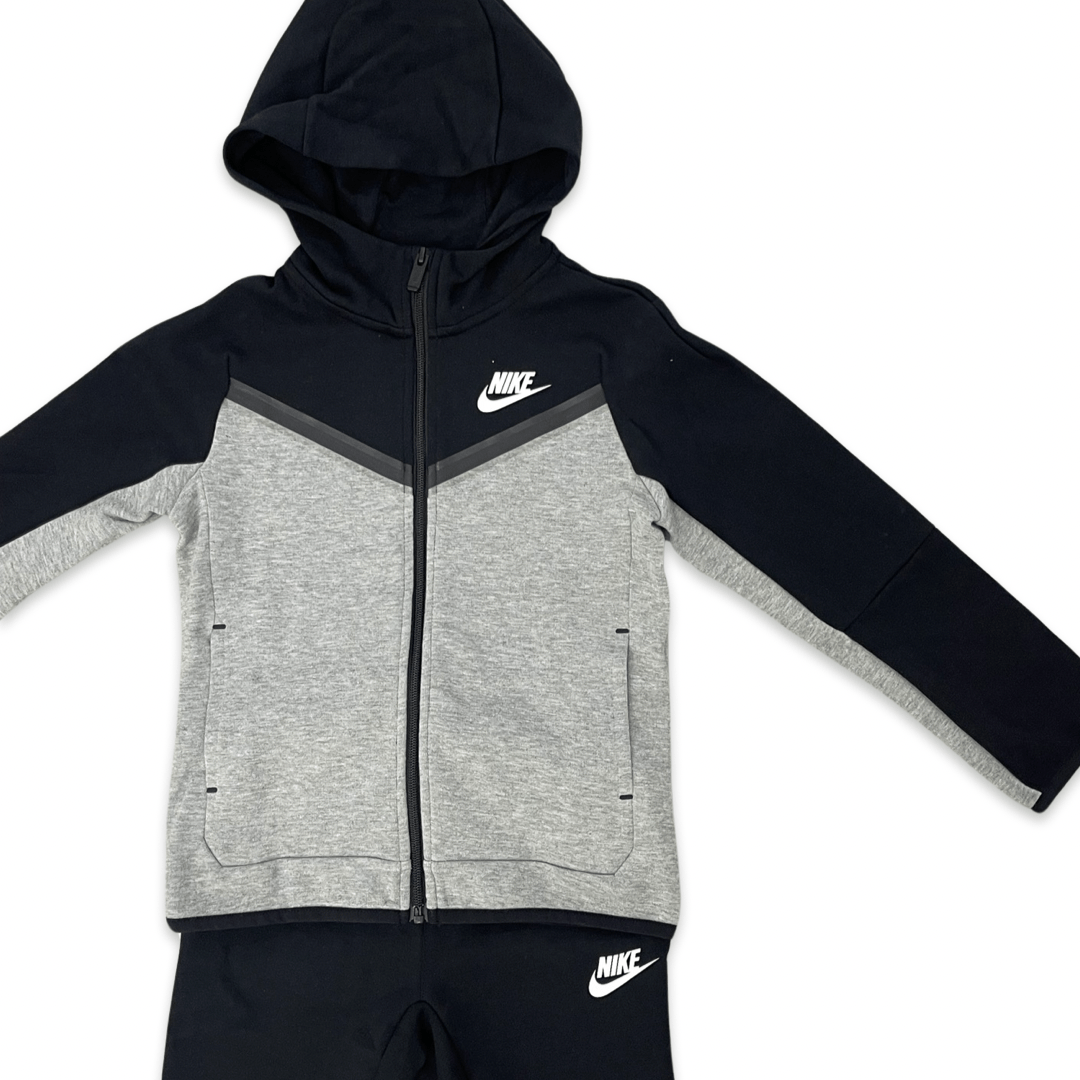 חליפת יוניסקס מדגם Tech Fleece