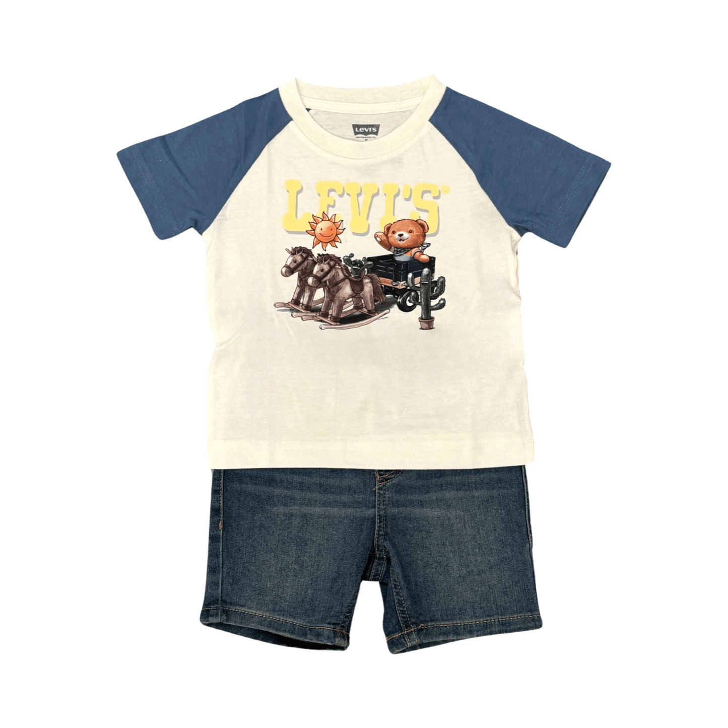 חליפת שני חלקים עם חולצה קצרה ושורט גינס לבנים