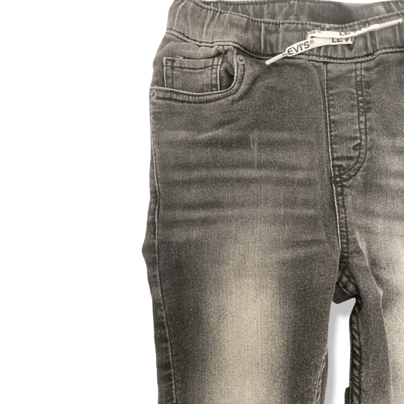 ג׳ינס סקיני לבנים