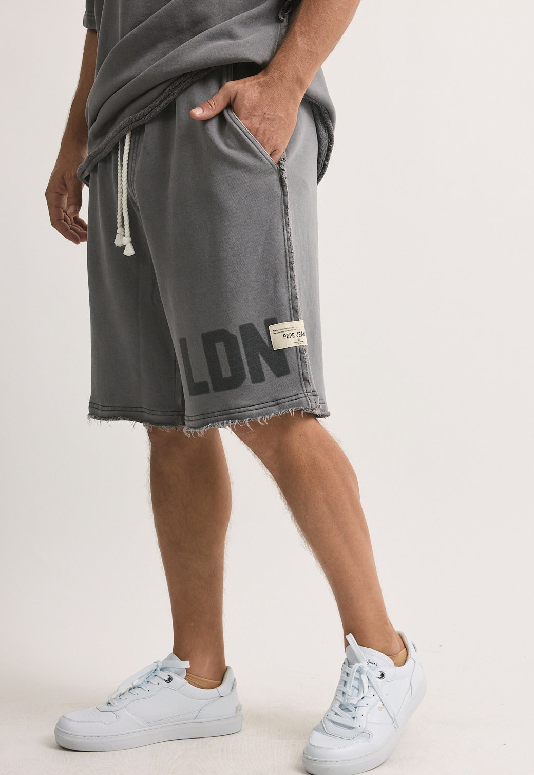 מכנסיים קצרים/ברמודה לגברים מבית פפה ג'ינס