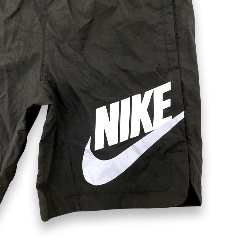 שורט בגד ים לבנים